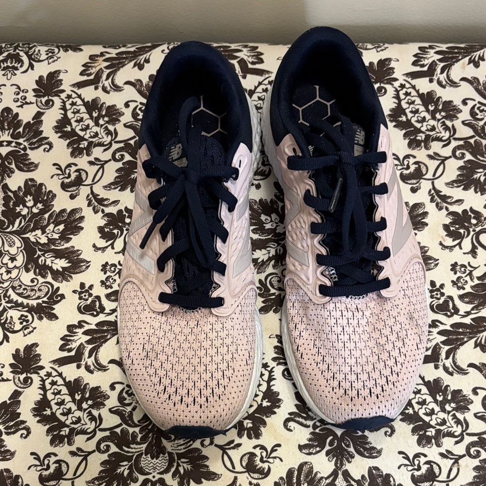 Women's Pink Athletic new balance Shoes